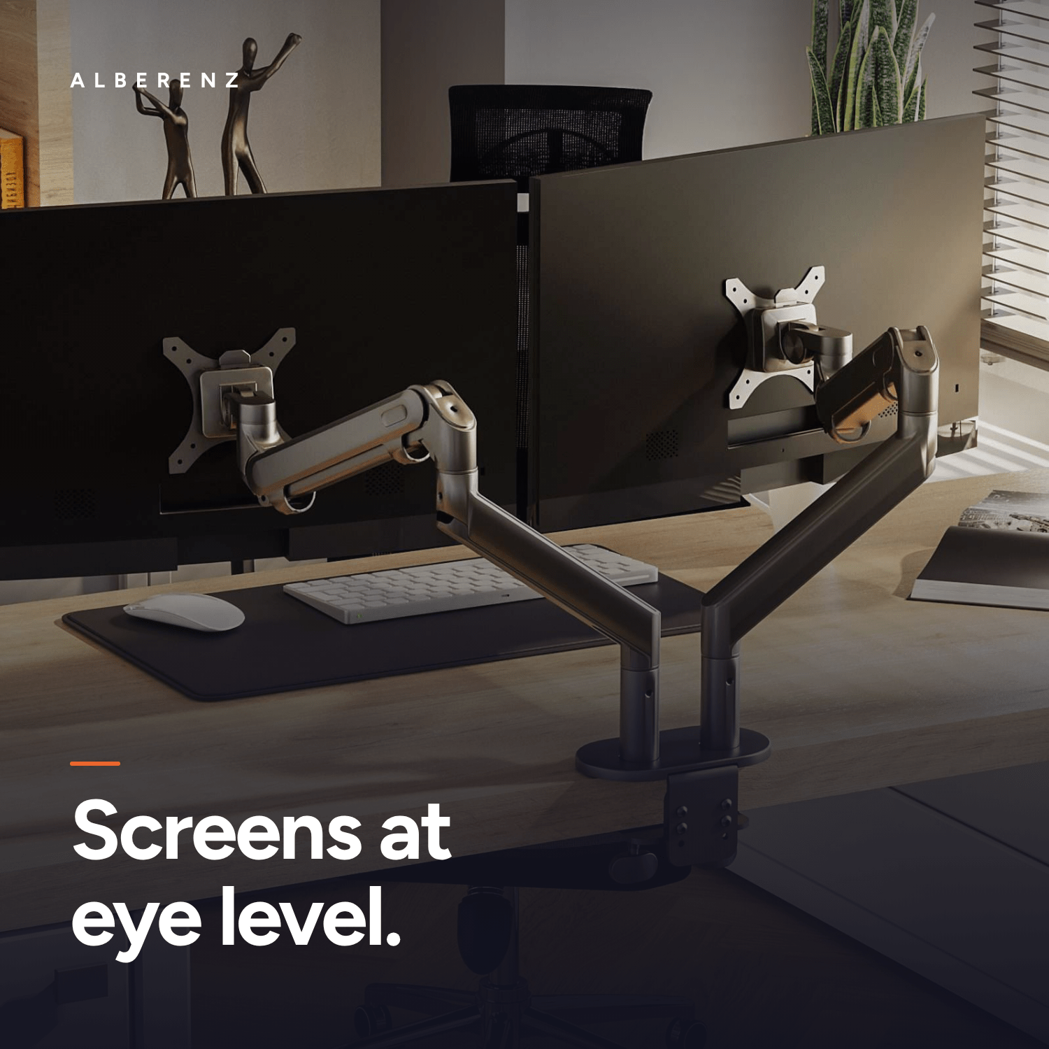 Dual monitor arm Alberenz at eye level for an ergonomic home office workstation